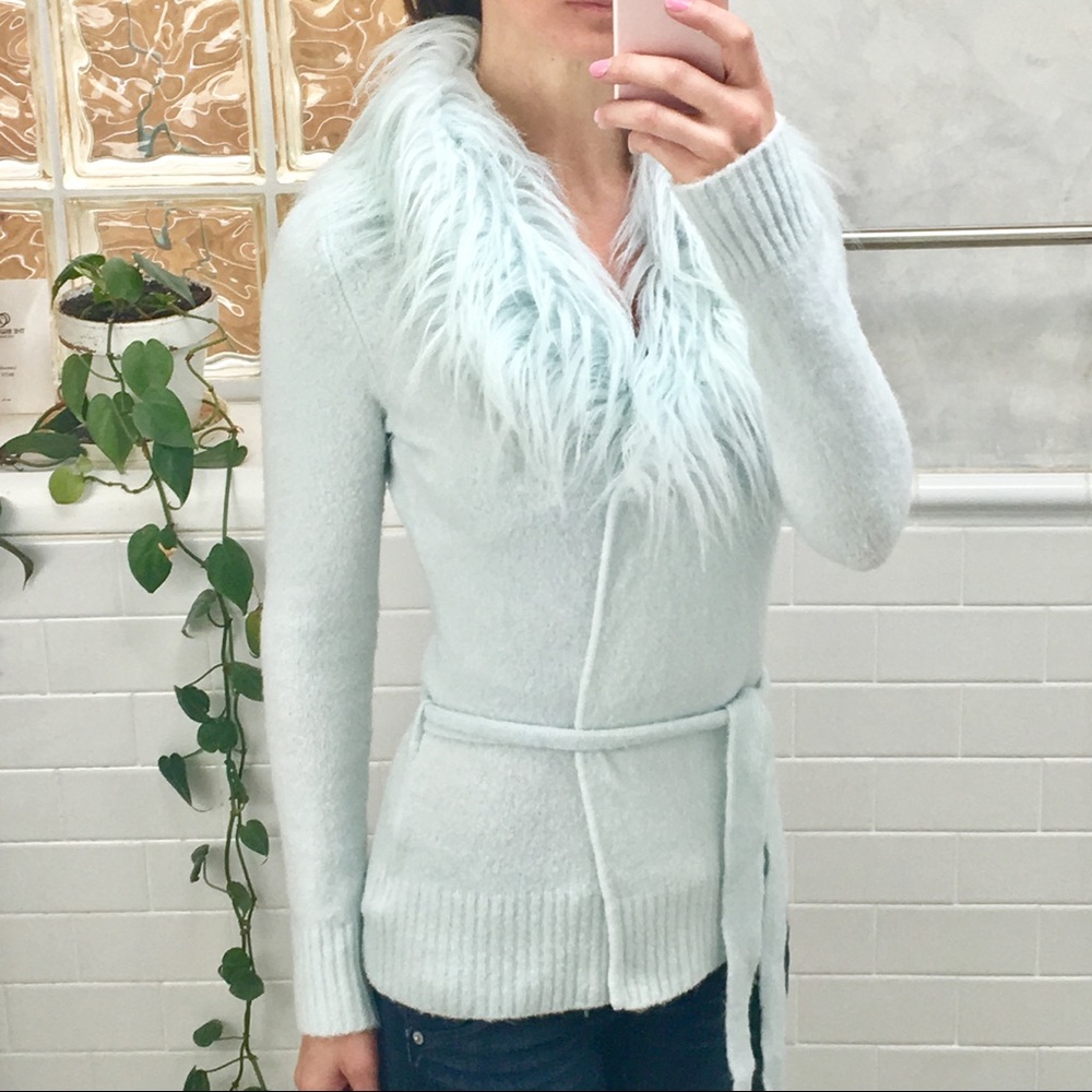 Faux Fir Collar Knit Wrap Baby Blue Cardigan - Picture 4 of 7